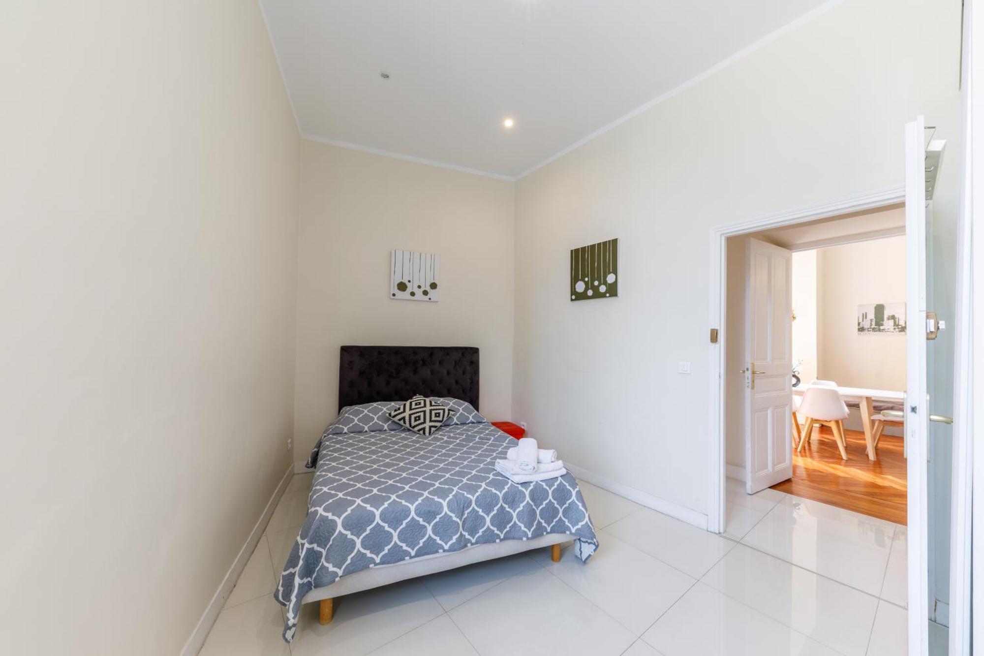 Prestige Designer Apartment, Super *